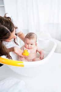 Read more about the article Myjki kąpielowe dla niemowląt – bezpieczne i praktyczne akcesoria do kąpieli