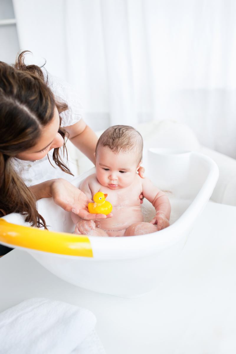 You are currently viewing Myjki kąpielowe dla niemowląt – bezpieczne i praktyczne akcesoria do kąpieli