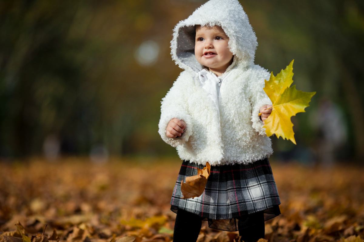 Read more about the article Bluzy dla niemowląt – stylowe i praktyczne ubranie dla maluszków